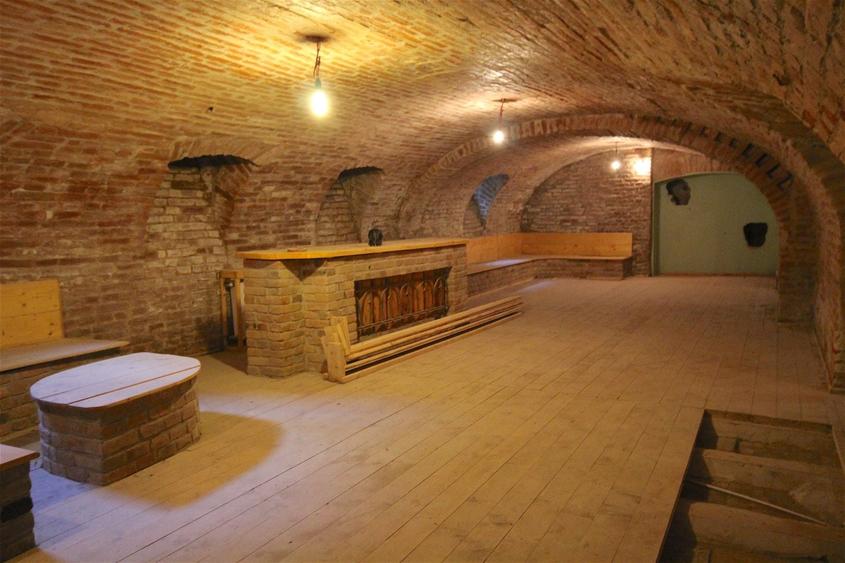 Casă individuală cu 6 camere cu Canalizare în Badea Cârțan