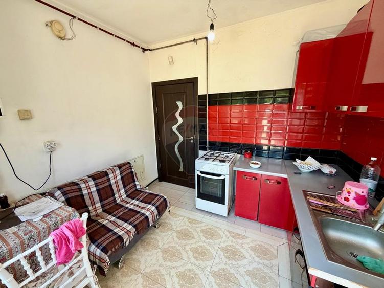 Casă individuală cu 4 camere cu Teren 557 Mp în Central