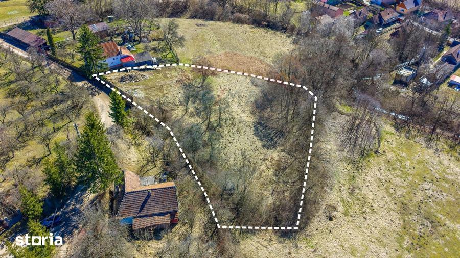 Teren de 2201 mp, în Vâlcele
