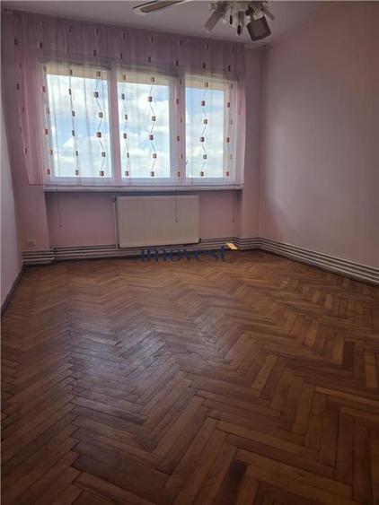 Apartament cu 3 camere decomandat în Cloșca