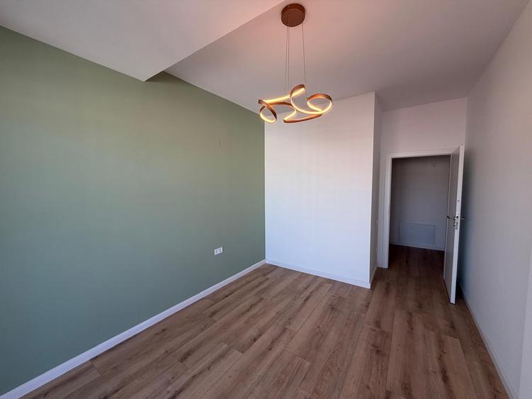 Apartament cu 3 camere semidecomandat, mobilat în Florești — fotografia 2