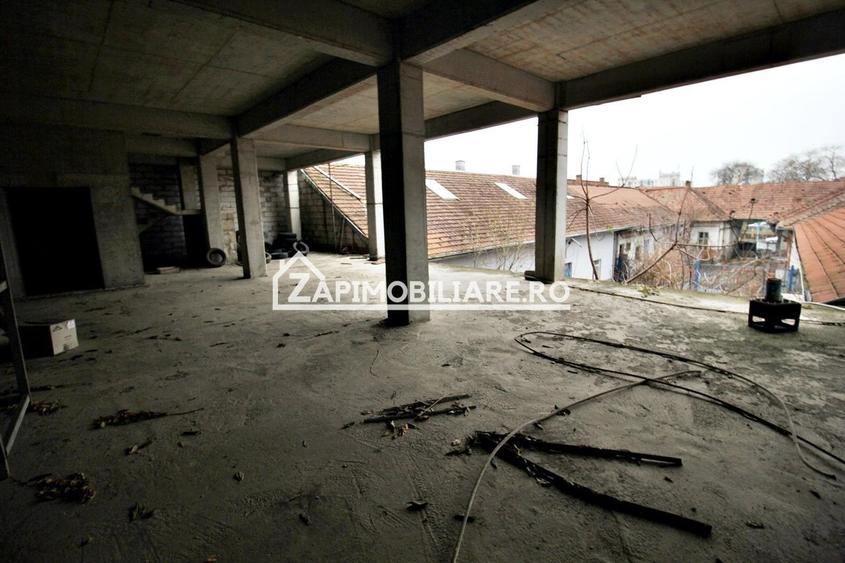 Birou, de 2,250 mp, în 7 Noiembrie