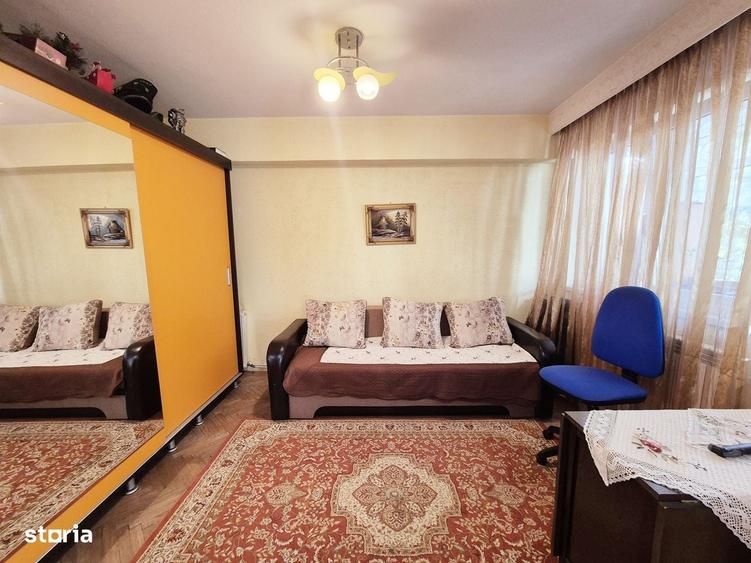 Apartament cu 3 camere semidecomandat în Mărăței