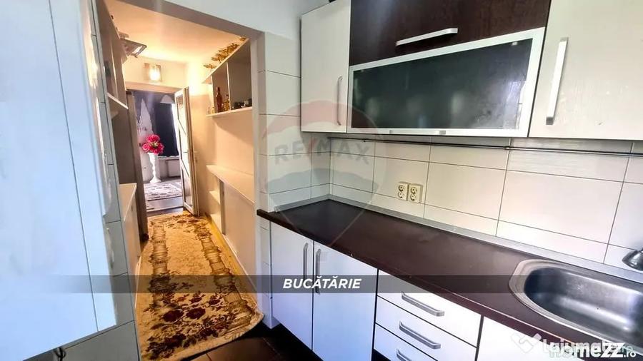 Apartament cu 3 camere semidecomandat în Central