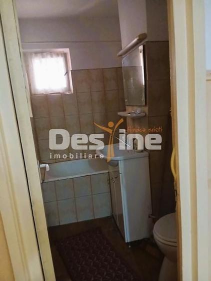 Apartament cu 3 camere decomandat, mobilat în Central