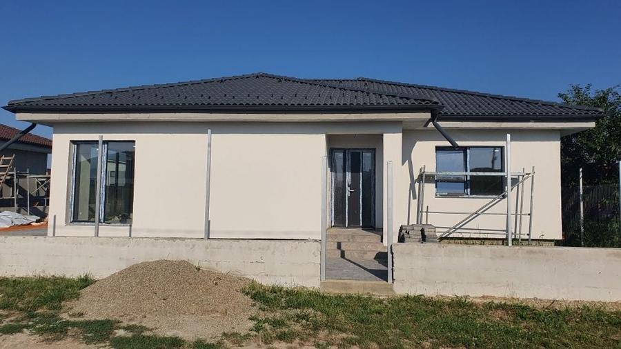 Casă cu 4 camere în Sânpetru