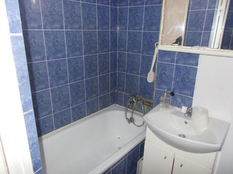 Apartament cu 3 camere semidecomandat în Șagului