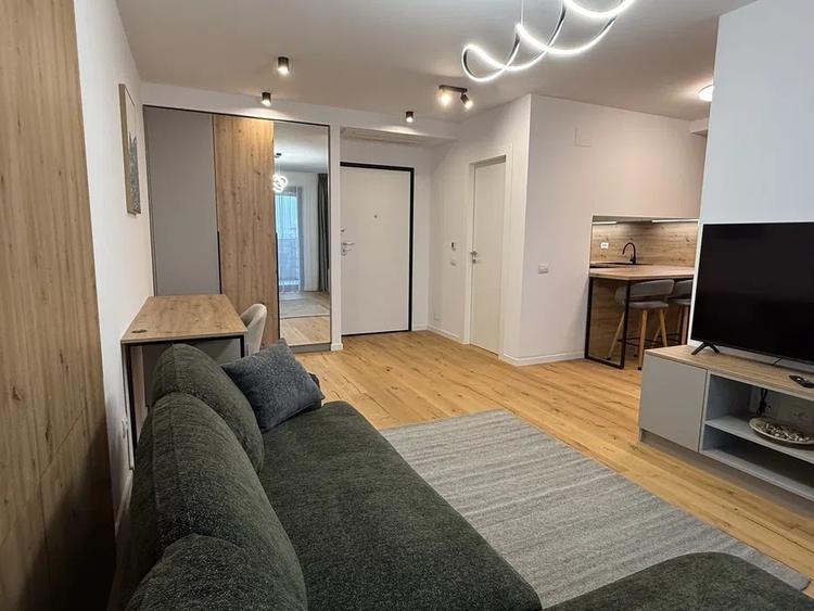 Apartament cu 2 camere semidecomandat, mobilat în Aviației