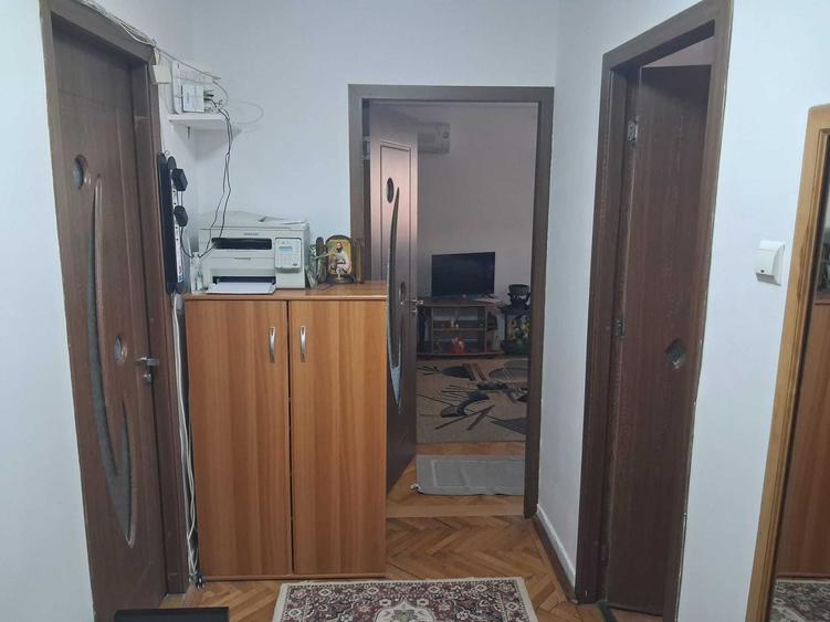 Apartament cu 3 camere decomandat în Dorobanți