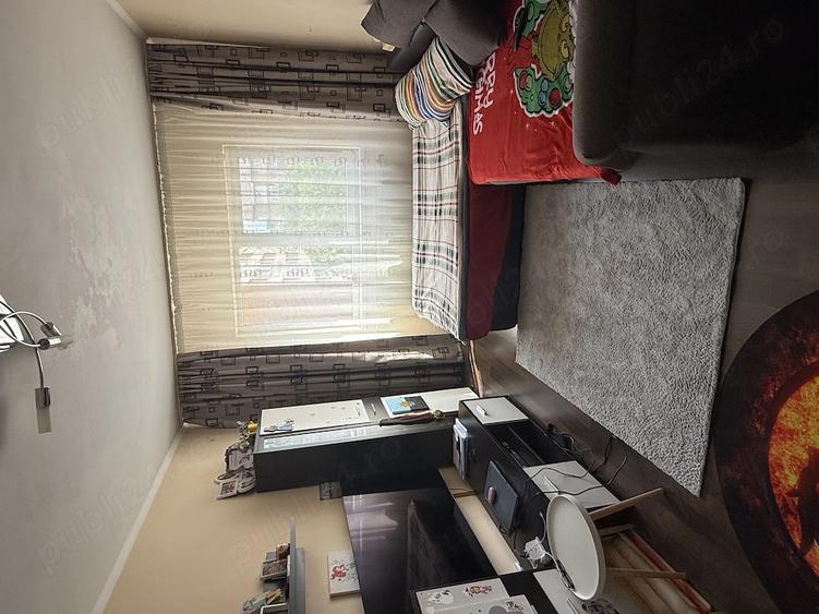 Apartament cu 3 camere decomandat în Ostroveni