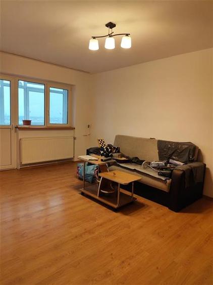 Apartament cu 4 camere decomandat, mobilat în 9 Mai