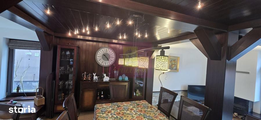 Casă cu 5 camere cu Teren 680 Mp în Central