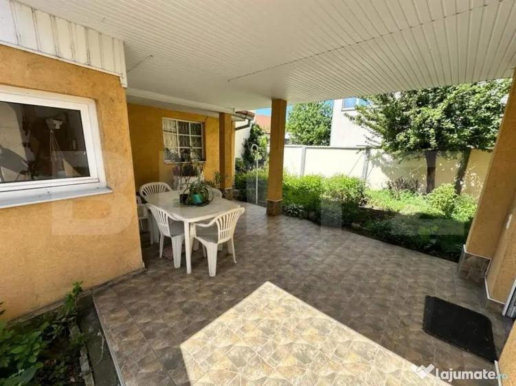 Casă cu 5 camere cu Teren 241 Mp în Semicentral