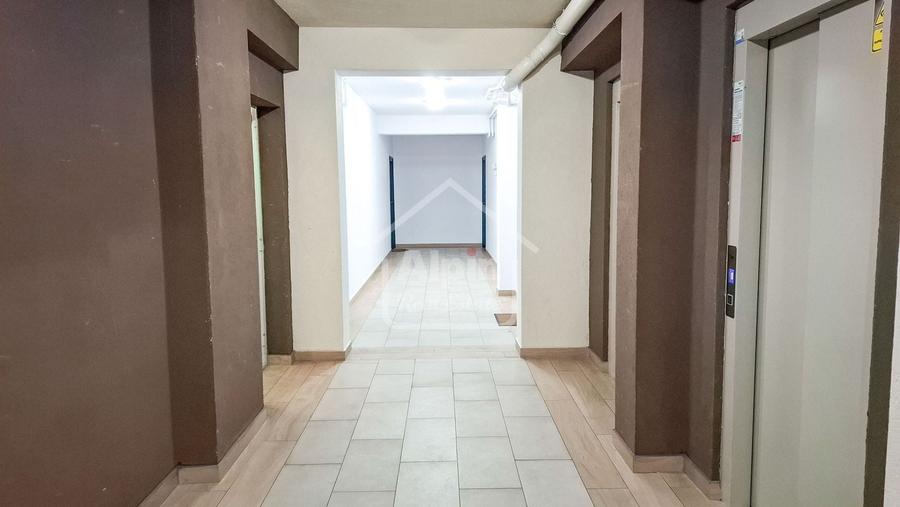 Apartament cu 2 camere decomandat, mobilat în Tractorul
