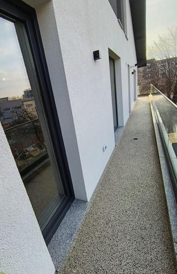 Apartament cu 3 camere decomandat în Aviației