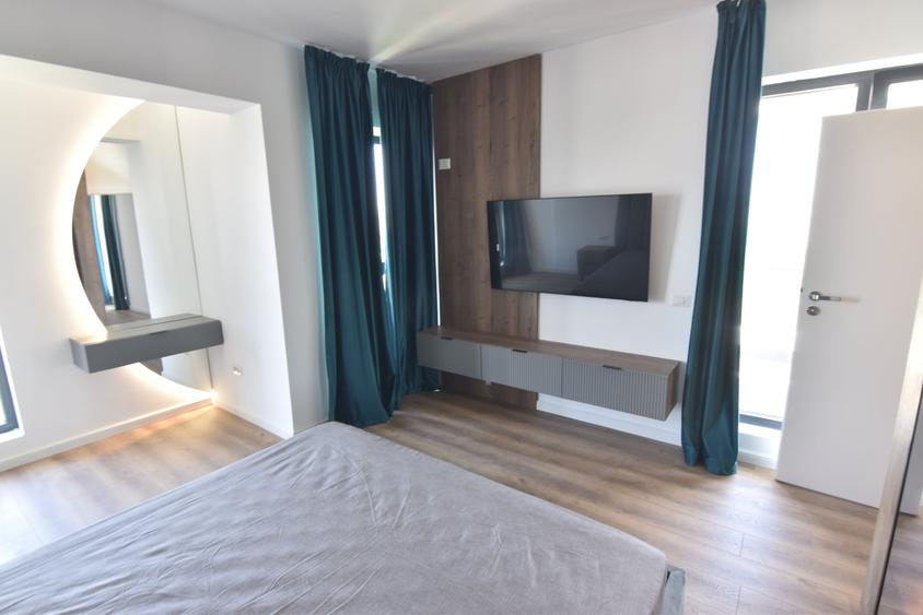 Penthouse cu 3 camere decomandat în Prelungirea Ghencea