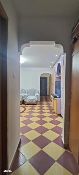 Apartament cu 2 camere semidecomandat în Micro 3