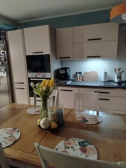Casa tip duplex in spate la Alba Mall Costache Negruzzi