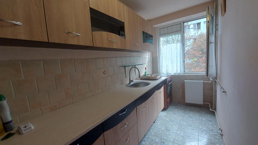 Apartament cu 2 camere decomandat în Cantemir