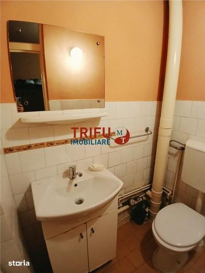 Apartament cu 3 camere decomandat în Cetate