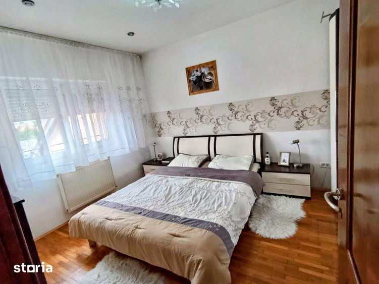 Casă cu 7 camere cu Teren 351 Mp în Șagului
