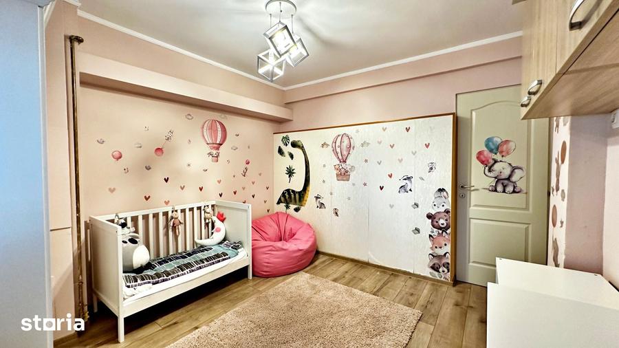 Apartament cu 3 camere decomandat în Far