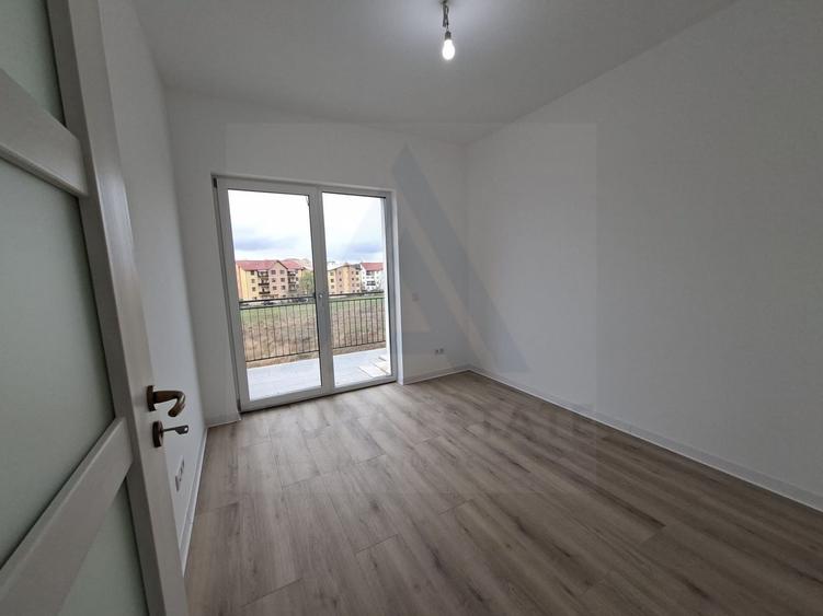 Apartament cu 3 camere decomandat în Șelimbăr — fotografia 1