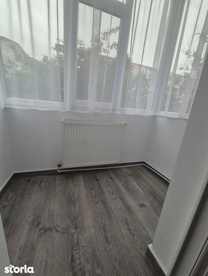 Apartament cu 3 camere decomandat în Alexandru cel Bun