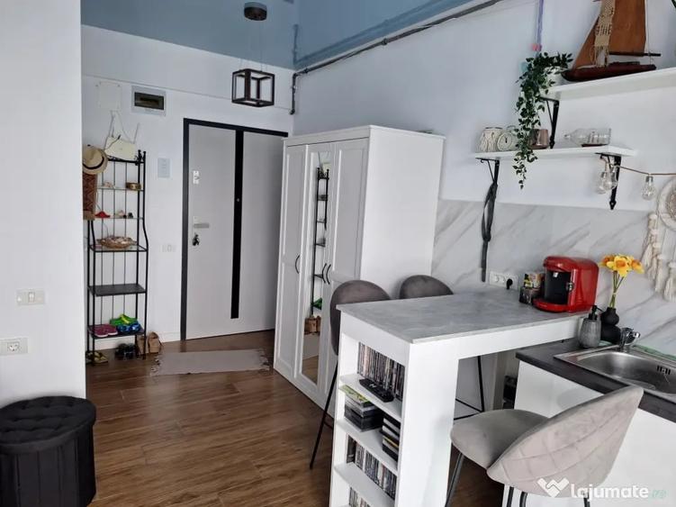 Garsonieră decomandată în Central
