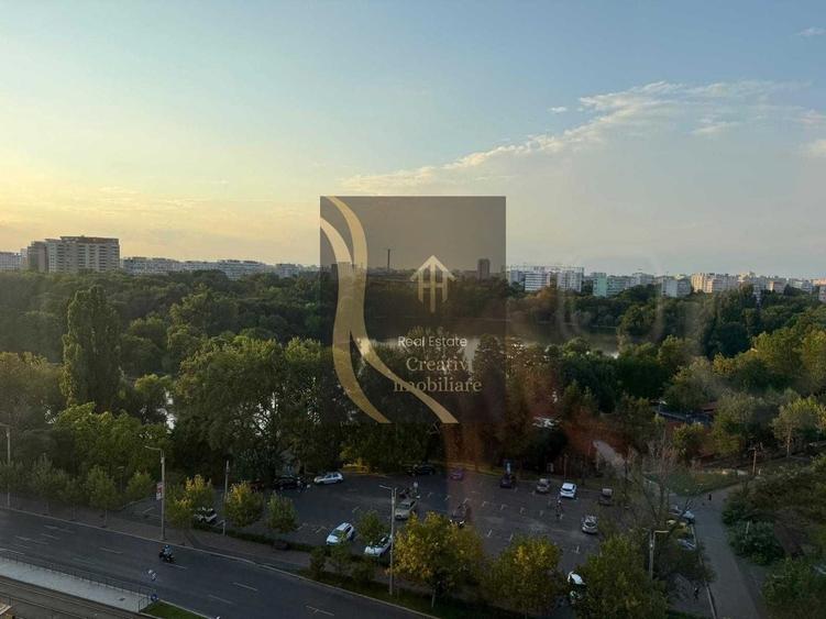 Apartament cu 3 camere semidecomandat în Titan