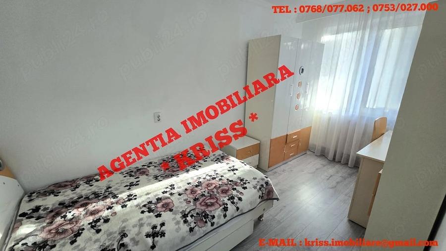 Apartament cu 3 camere semidecomandat în Central