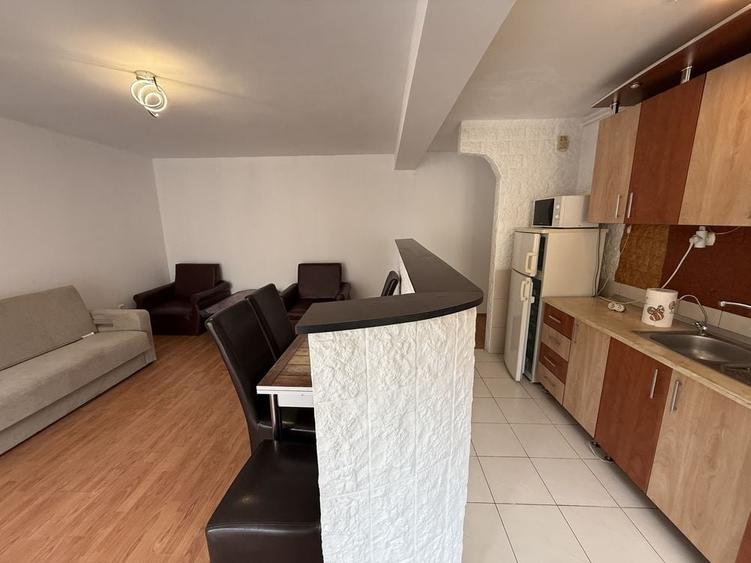 Apartament cu 2 camere semidecomandat în Florești