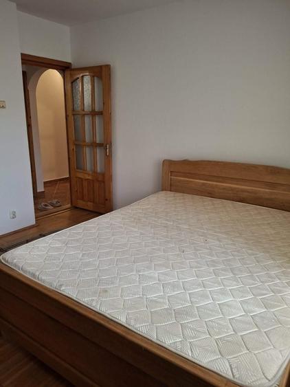 Inchiriez apartament doua camere - 2