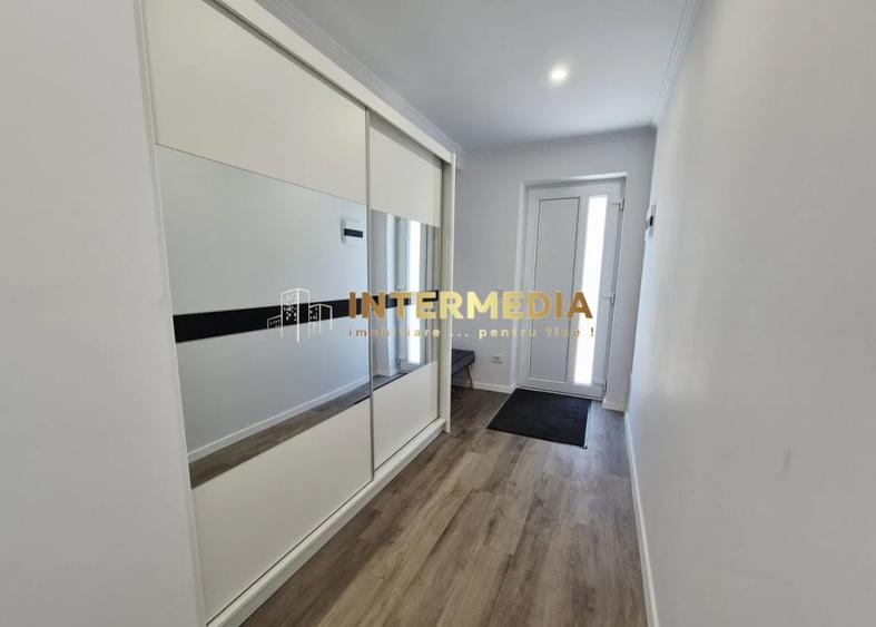 Apartament cu 3 camere decomandat, mobilat în Central