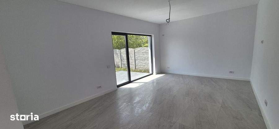 Casă cu 4 camere cu Teren 350 Mp în Clinceni