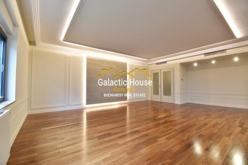Apartament cu 4 camere decomandat, mobilat în Central