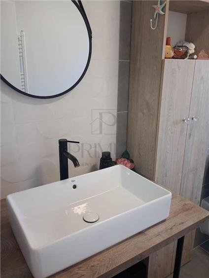 Duplex cu 5 camere cu Canalizare în Utvin
