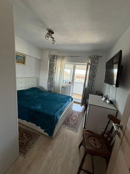 Apartament cu 4 camere decomandat, mobilat în Central