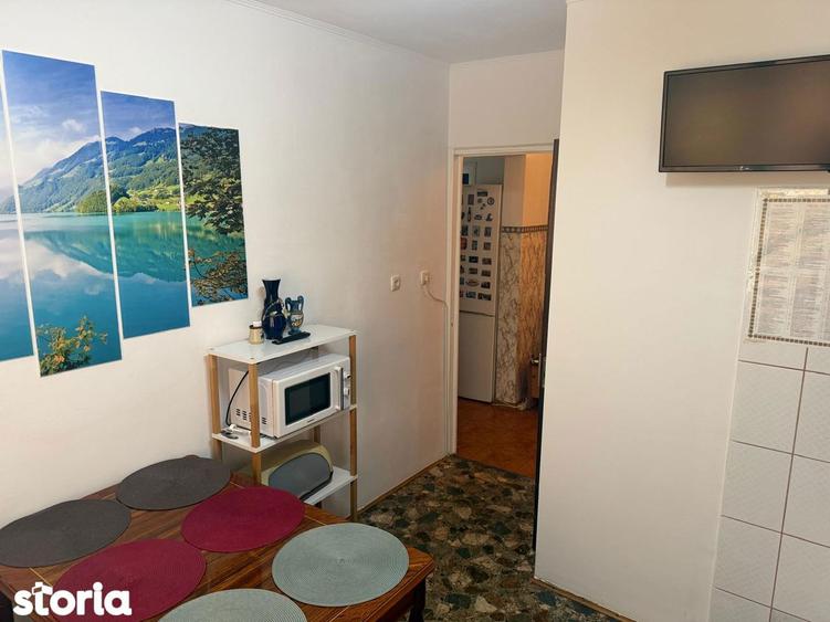 Apartament cu 3 camere decomandat în Tineretului