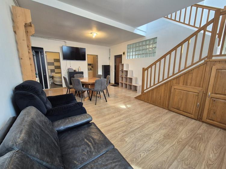 Apartament cu 3 camere semidecomandat în Central
