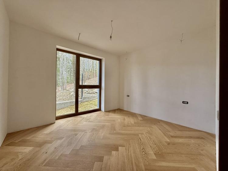 Apartament cu 3 camere decomandat în Furnica