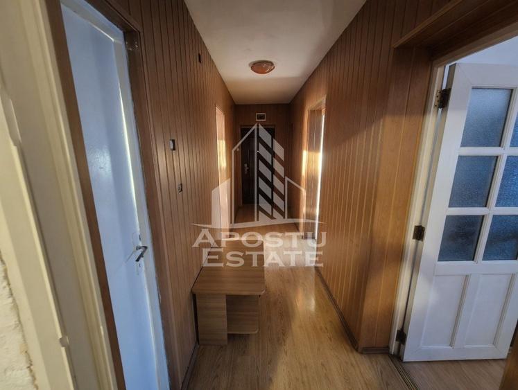 Apartament cu 4 camere decomandat în Giarmata