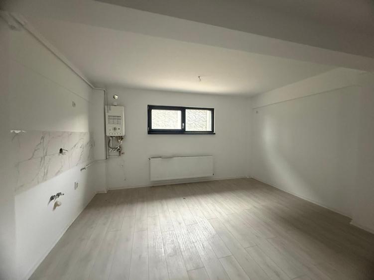 Apartament cu 3 camere decomandat în Cetate