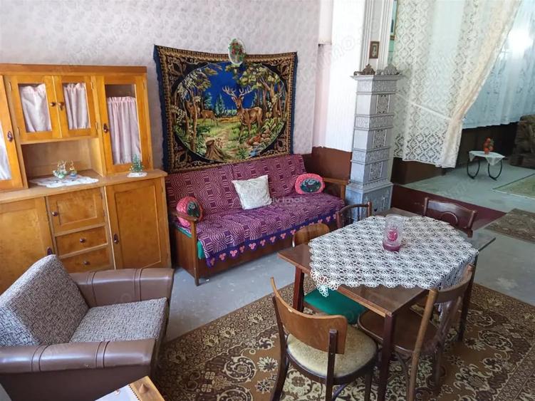 Casă cu Teren 1439 Mp în Socol
