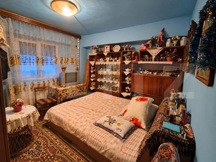 Apartament cu 4 camere decomandat în Cornitoiu