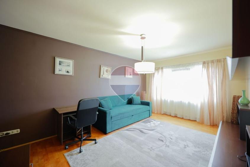 Apartament cu 3 camere decomandat în Decebal