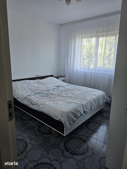 Apartament cu 2 camere decomandat în Calea București