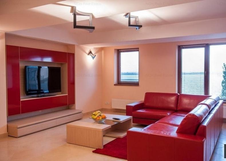 Apartament cu 4 camere decomandat, mobilat în Central