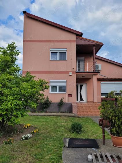 Casă cu 5 camere cu Teren 3750 Mp în Giarmata