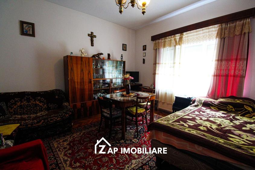 Casă individuală cu 4 camere cu Canalizare în Central